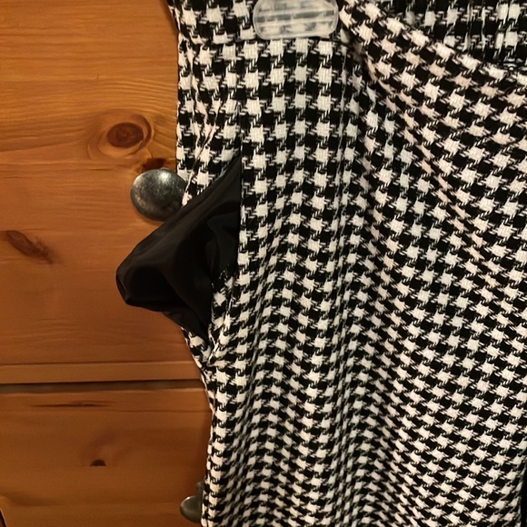 Old Navy casual pants - like new - Picture 4 of 4